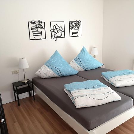 Familienfreundliche Ferienwohnung Mit Wohlfuehlbalkon Und Kostenlosem Parkplatz Nahe Messe Und Bodensee 梅肯博伊伦 外观 照片