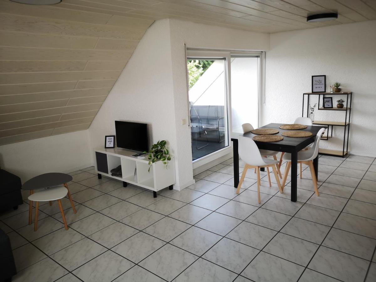 Familienfreundliche Ferienwohnung Mit Wohlfuehlbalkon Und Kostenlosem Parkplatz Nahe Messe Und Bodensee 梅肯博伊伦 外观 照片
