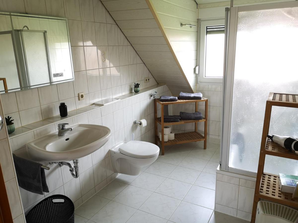 Familienfreundliche Ferienwohnung Mit Wohlfuehlbalkon Und Kostenlosem Parkplatz Nahe Messe Und Bodensee 梅肯博伊伦 外观 照片