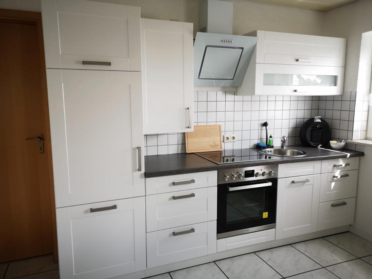 Familienfreundliche Ferienwohnung Mit Wohlfuehlbalkon Und Kostenlosem Parkplatz Nahe Messe Und Bodensee 梅肯博伊伦 外观 照片