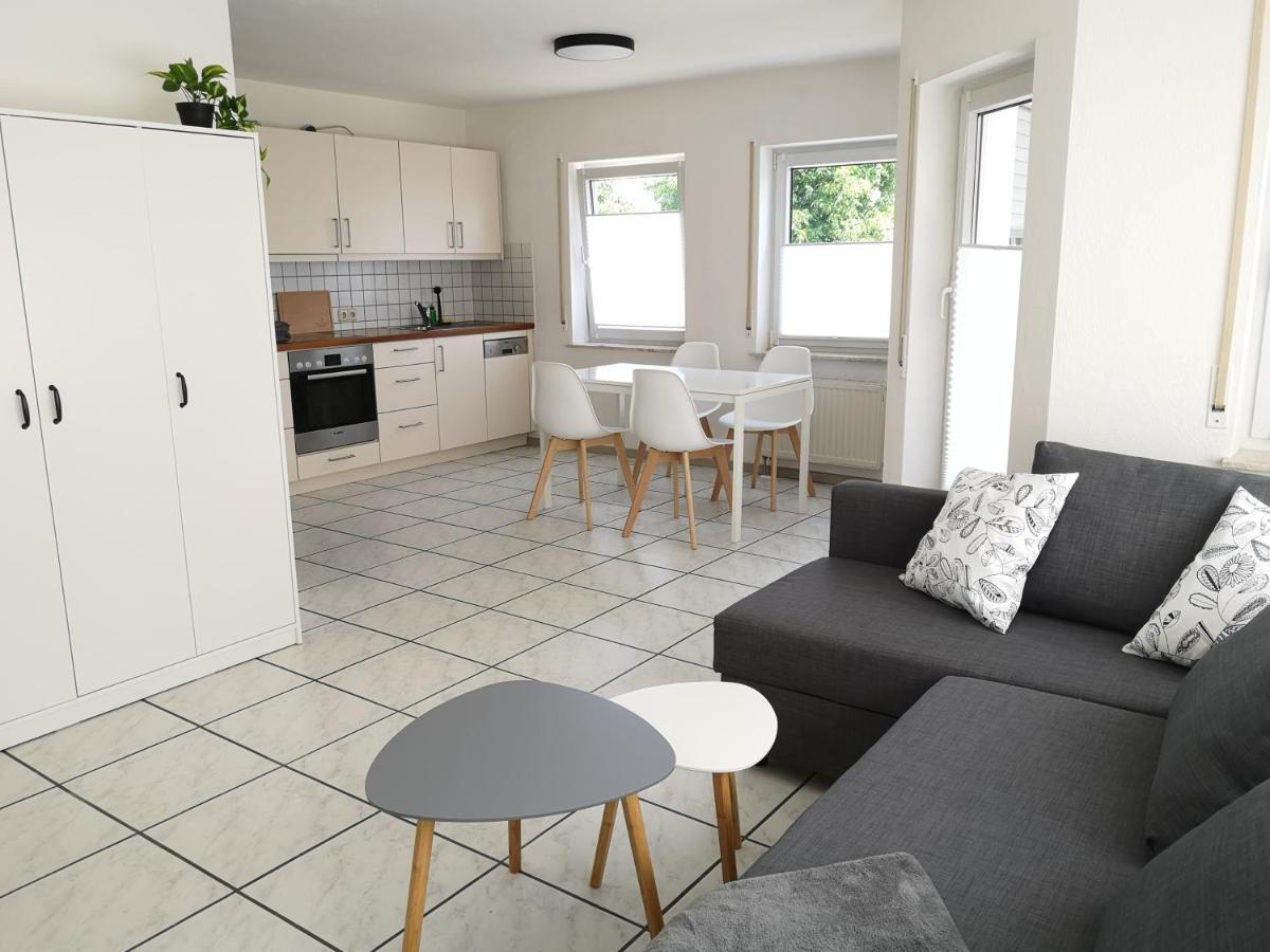 Familienfreundliche Ferienwohnung Mit Wohlfuehlbalkon Und Kostenlosem Parkplatz Nahe Messe Und Bodensee 梅肯博伊伦 外观 照片