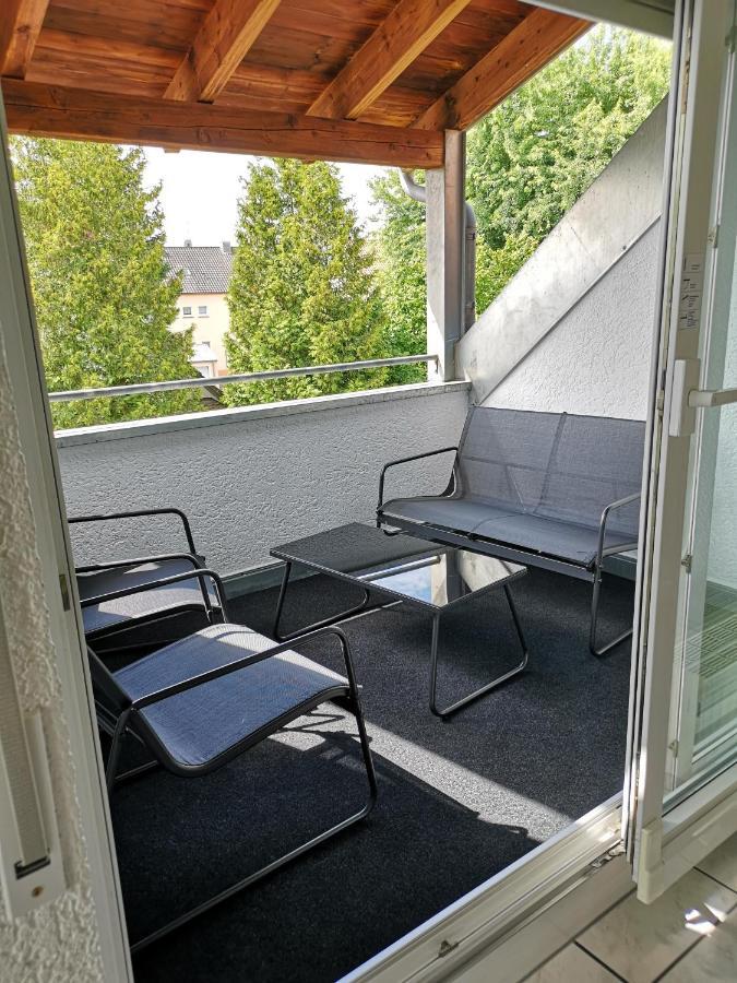Familienfreundliche Ferienwohnung Mit Wohlfuehlbalkon Und Kostenlosem Parkplatz Nahe Messe Und Bodensee 梅肯博伊伦 外观 照片